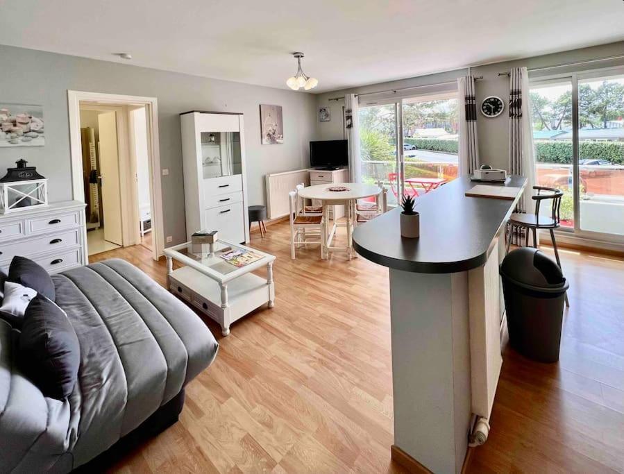 Appartement Sur Le Port. Grandcamp-Maisy Extérieur photo